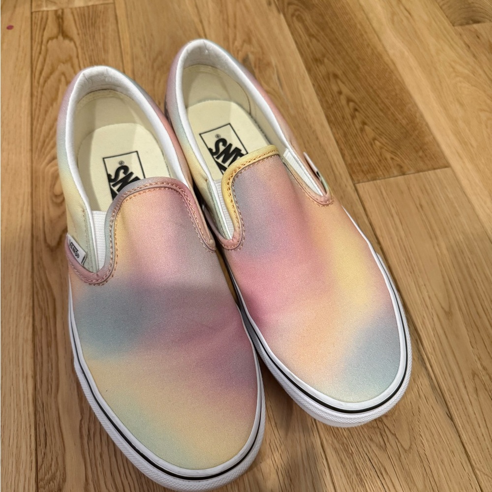 Vans Aura Slip-Ons